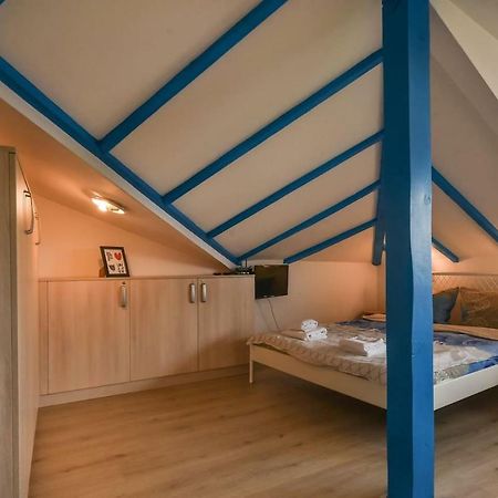 The Ivy House - A Cozy Attic Near The City Center By Flat Mаnager Sofia Luaran gambar
